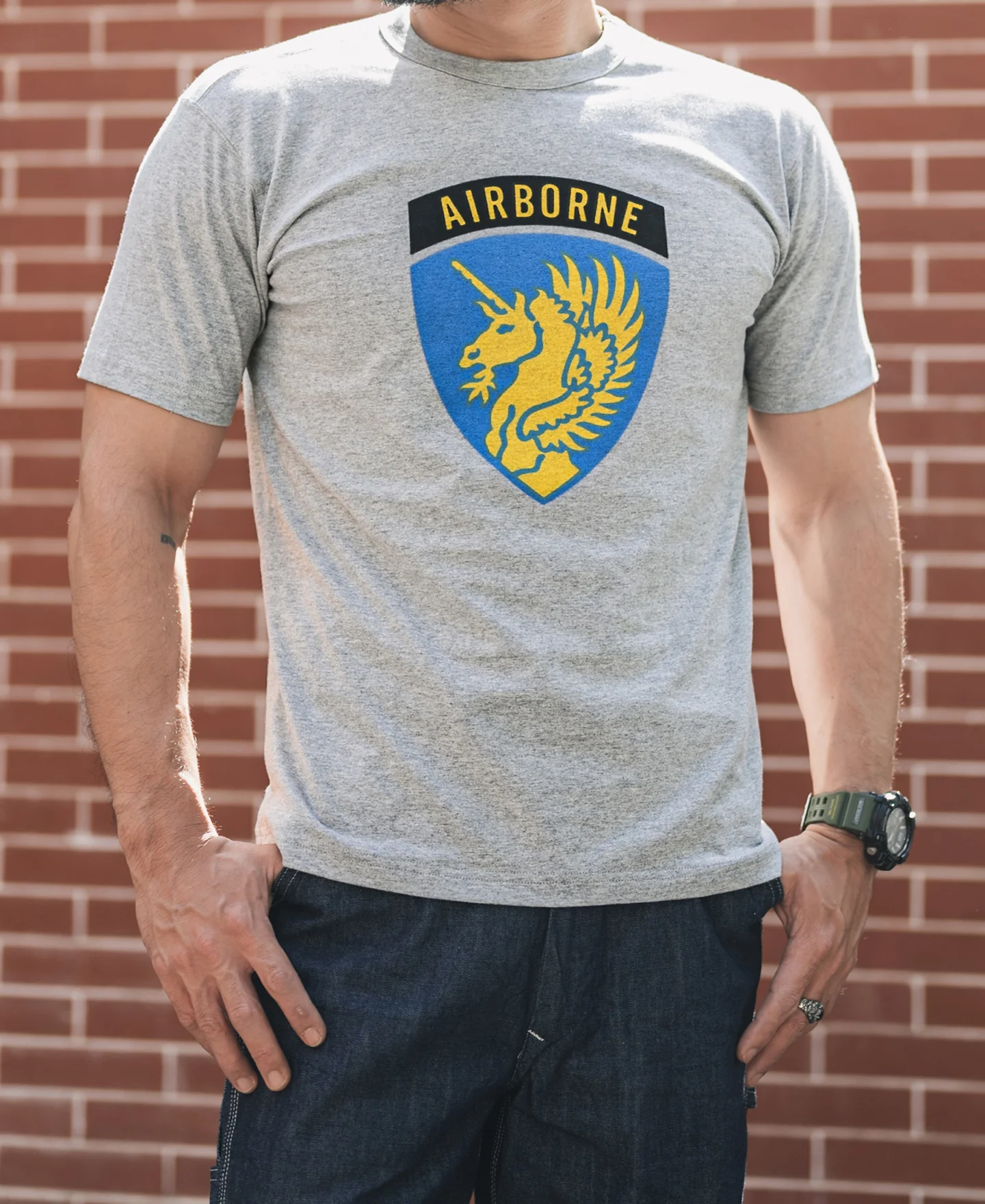 1943 WWII US Airborne Lucky 13 T-Shirt - Gray - Image 2