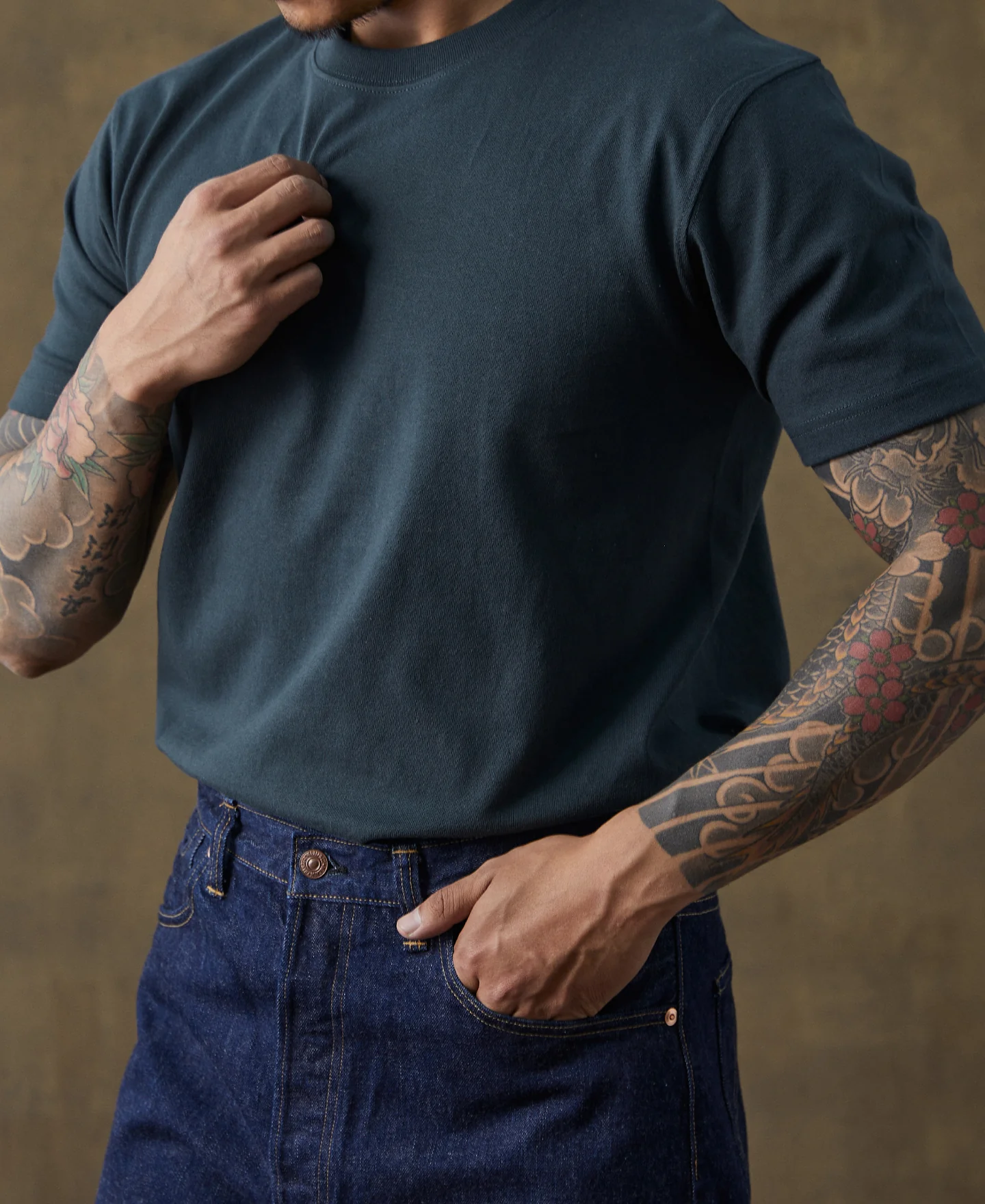 9 oz Cotton Tubular T-Shirt - Vintage Black - Image 3