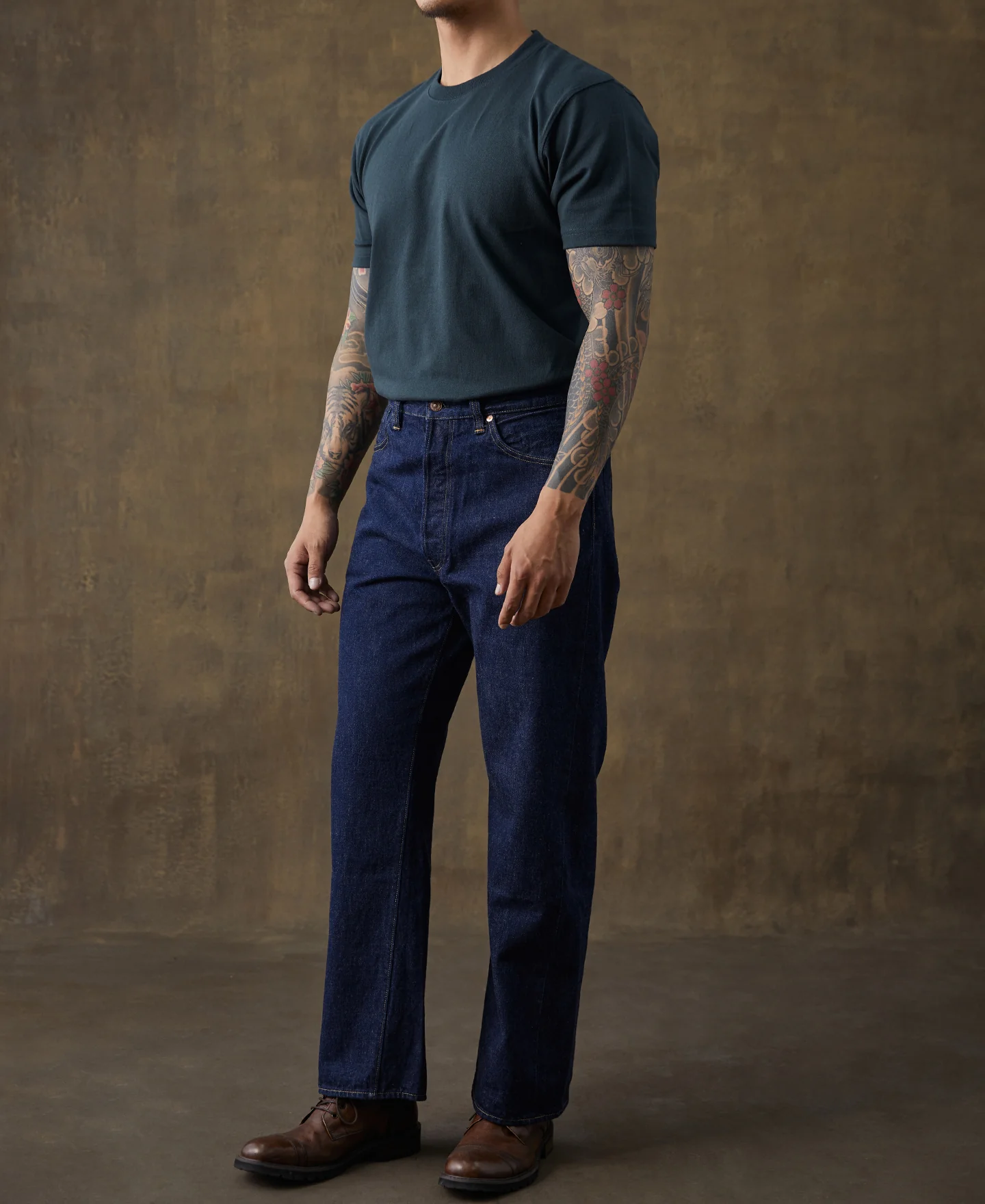 9 oz Cotton Tubular T-Shirt - Vintage Black - Image 4