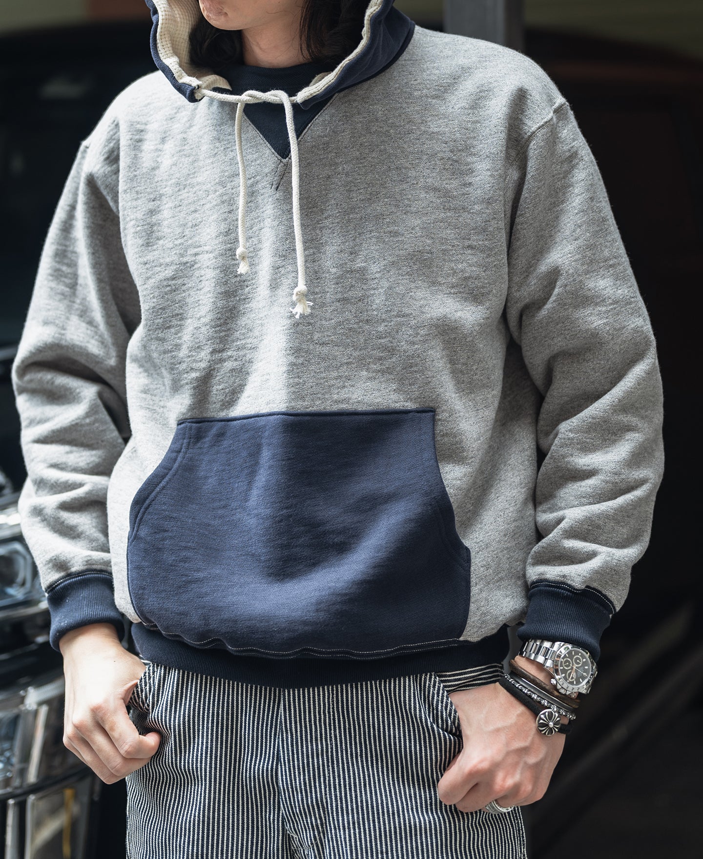 Two-Tone Double V Gusset Hooded Sweatshirt - Image 3
